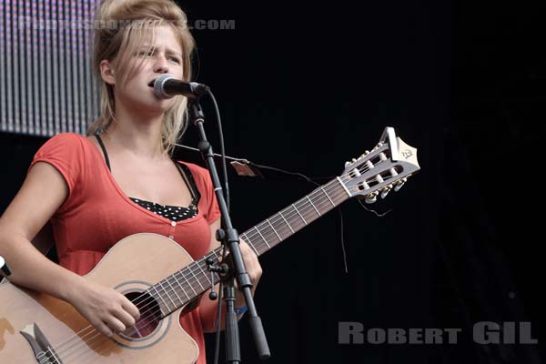 SELAH SUE - 2010-07-03 - BELFORT - Presqu'ile du Malsaucy - 